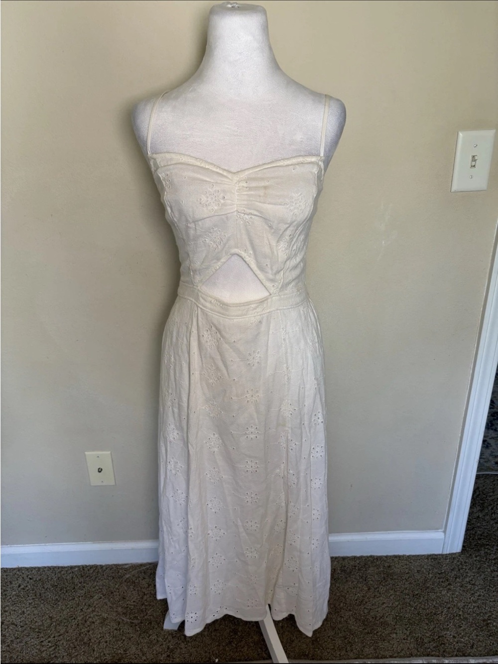 Hollister Women’s White Cutout Eyelet Midi Dress Mediun